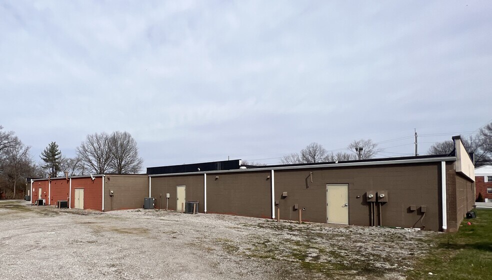 More Photos Of 917-925 Ohio Pike, Cincinnati General Retail For Lease