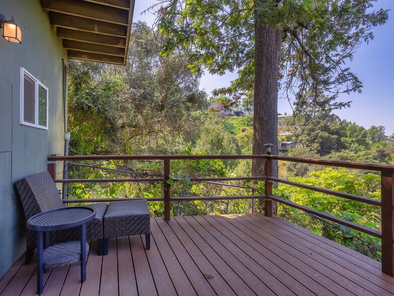 More Photos Of 1825 Altivo Way, Los Angeles Multifamily For Sale