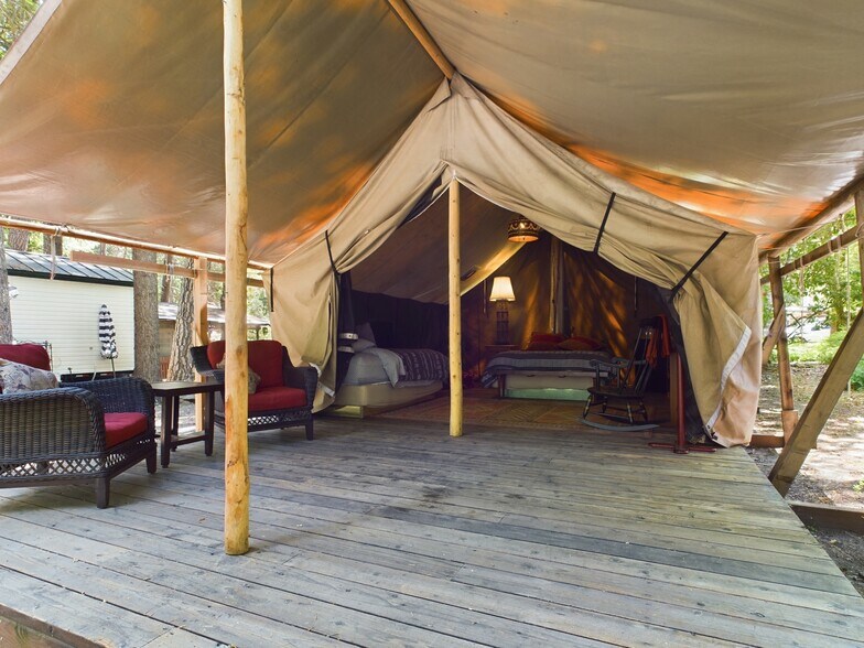 More Photos Of 15960 Bottle Rock Rd, Cobb Hotel For Sale