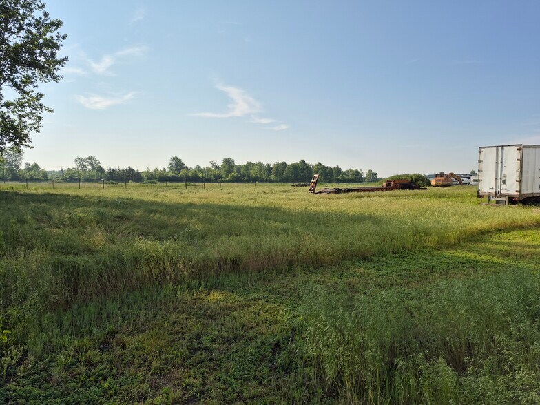 More Photos Of 280 Centre St, Petrolia Manufacturing For Lease