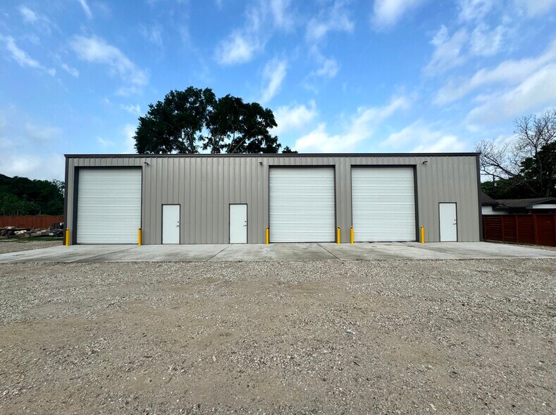 More Photos Of 16215 Prairie Lea St, Cypress Loft Creative Space For Lease