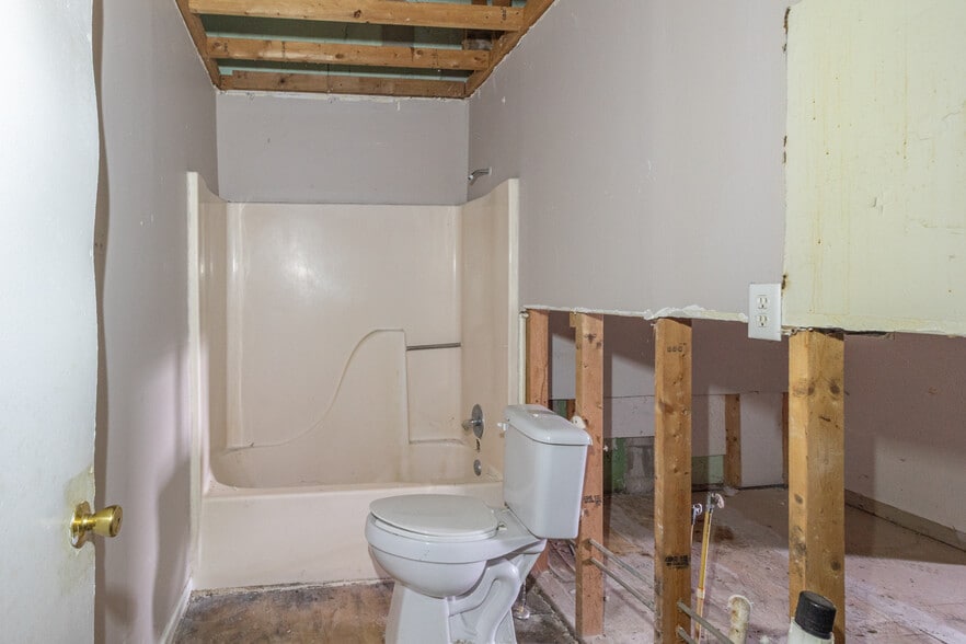 More Photos Of 201 William D Jones Blvd, Fayetteville Apartments For Sale