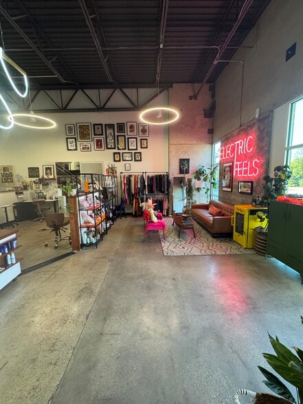 More Photos Of 1380 River Bend Dr, Dallas Office For Sale