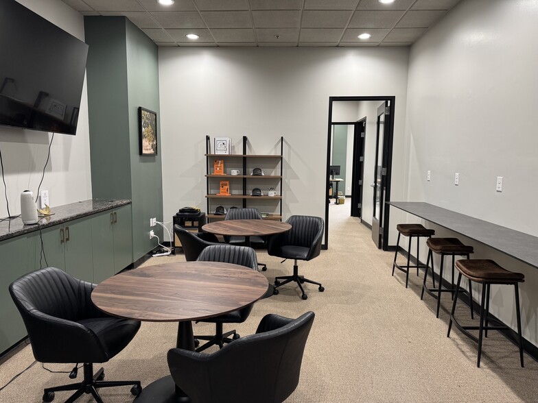 More Photos Of 1012 11th St, Modesto Office For Lease