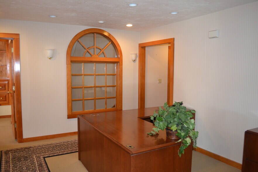 More Photos Of 264 N Main St, Natick Medical For Lease
