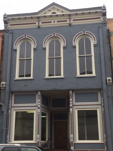 More Photos Of 219 E Main St, Johnson City Office For Lease