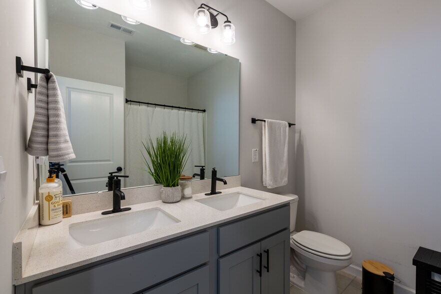 More Photos Of 1236 Shadow Shade Dr, Wake Forest Flex For Sale