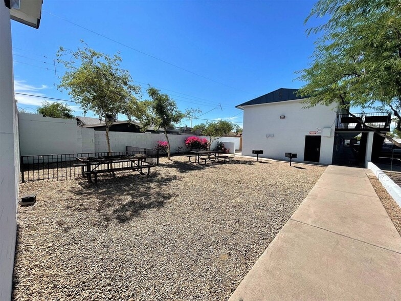 More Photos Of 1412 N 35th St, Phoenix Apartments For Sale