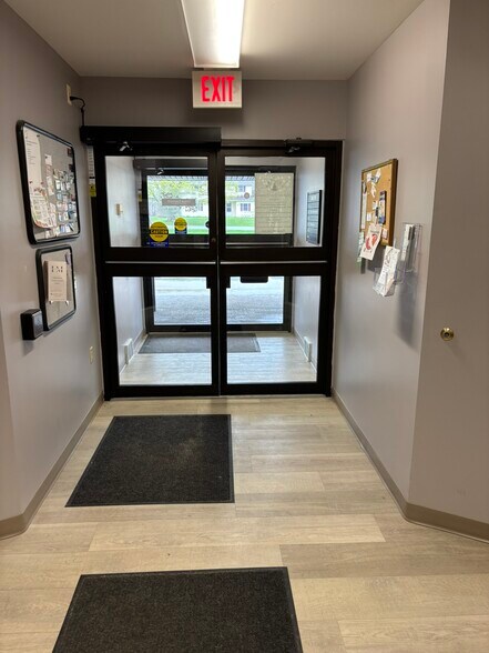 More Photos Of 1026 Hilton Parma Rd, Hilton Office For Lease