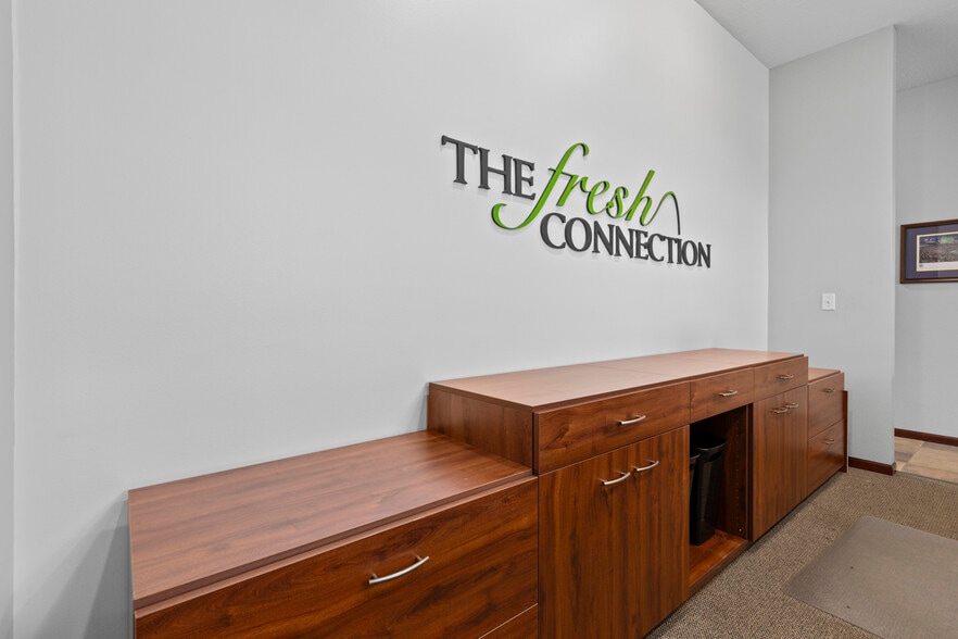 More Photos Of 9340 Hennepin Town Rd, Eden Prairie Office For Sale