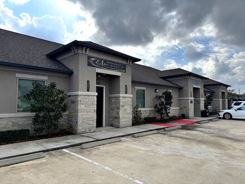 More Photos Of 12254 Queenston Blvd, Houston Medical For Sale