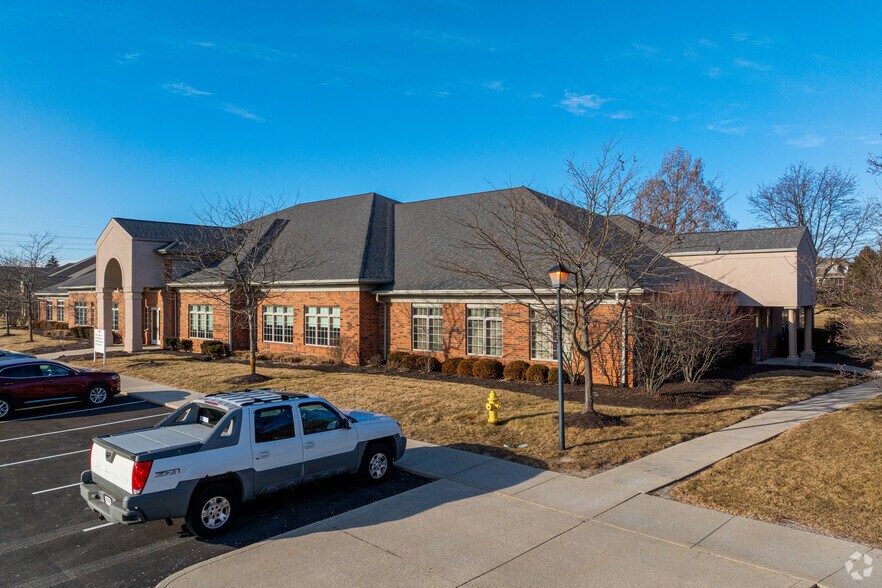 More Photos Of 1001 Chestnut Hills Pky, Fort Wayne Office For Lease
