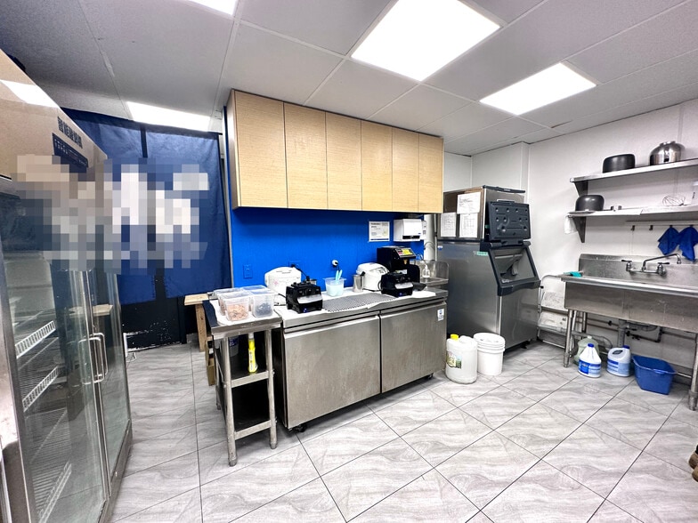 More Photos Of 4611 Kingsway, Burnaby General Retail For Lease