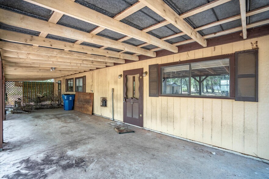 More Photos Of 22 Chaparral Dr, Fredericksburg Storefront Retail Office For Sale