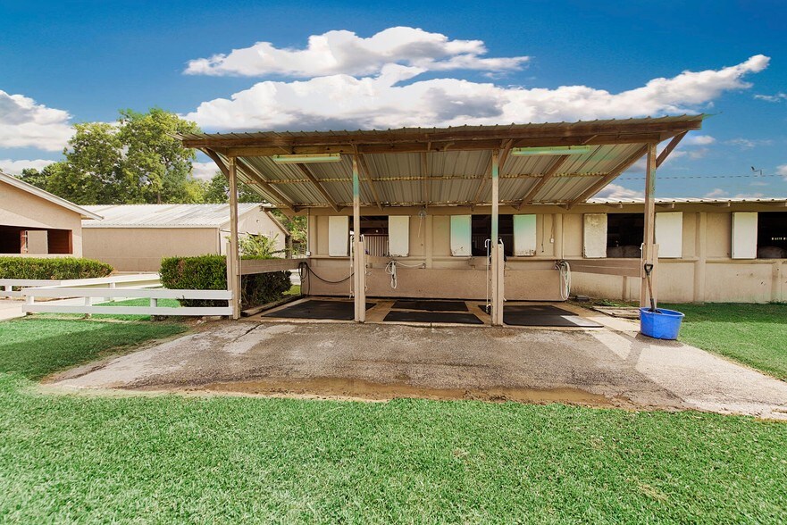 More Photos Of 22815 Lain Rd, Spring Land For Sale