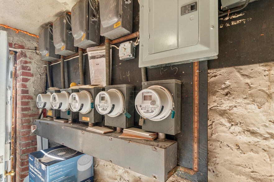 More Photos Of 211 E 33rd St, Baltimore Multifamily For Sale