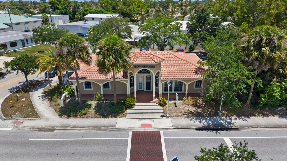 More Photos Of 3193 SE Dixie Hwy, Stuart Office For Sale