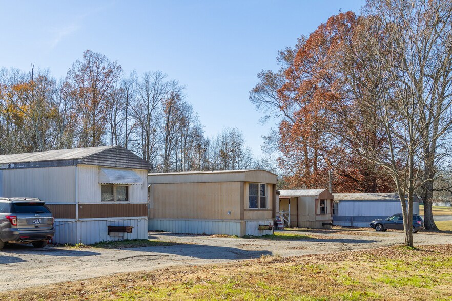 More Photos Of 36 Simmons Cir, Fayetteville Manufactured Housing Mobile Home Park For Sale
