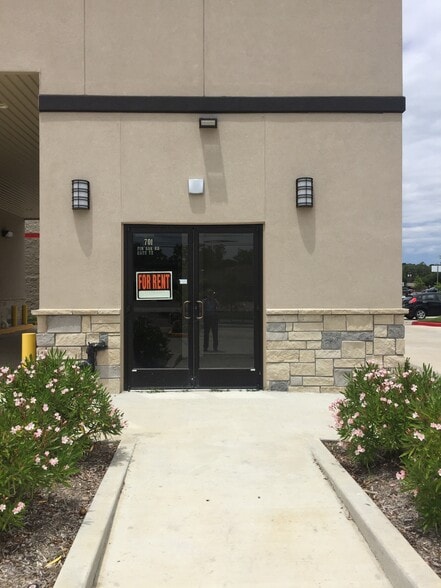 More Photos Of 701 Pin Oak Rd, Katy Storefront Retail Office For Lease