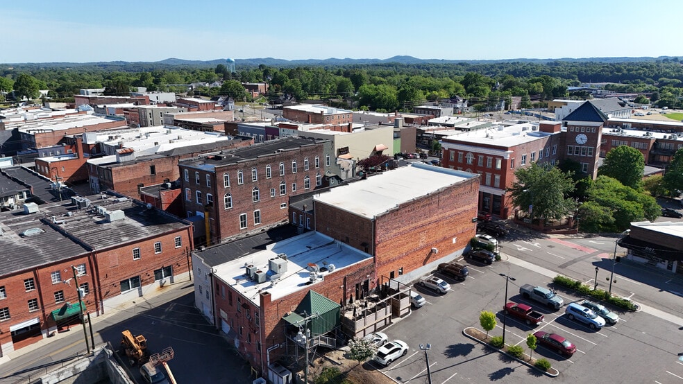 More Photos Of 308 N Main St, Mount Airy Storefront Retail Office For Sale