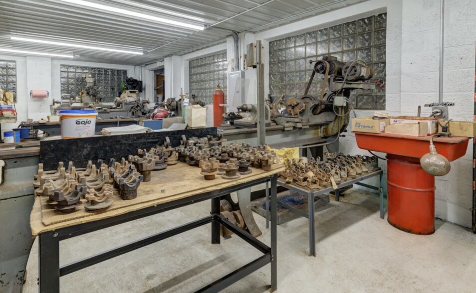 More Photos Of 511 N Perry St, Johnstown General Retail For Sale