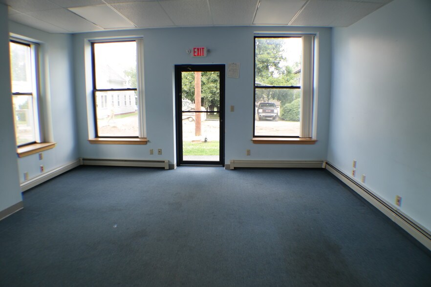More Photos Of 117-123 Mill St, Orono Office Residential For Sale