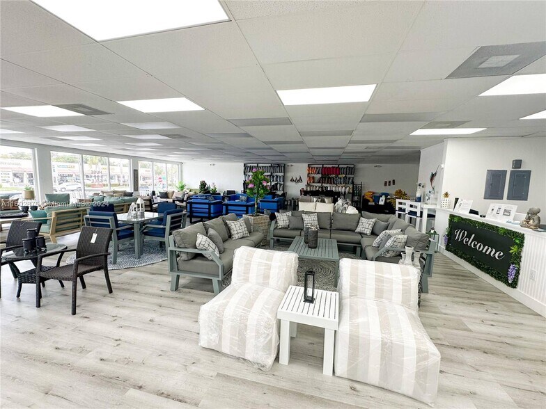 More Photos Of 1724-1736 NE 163rd St, North Miami Beach Freestanding For Lease