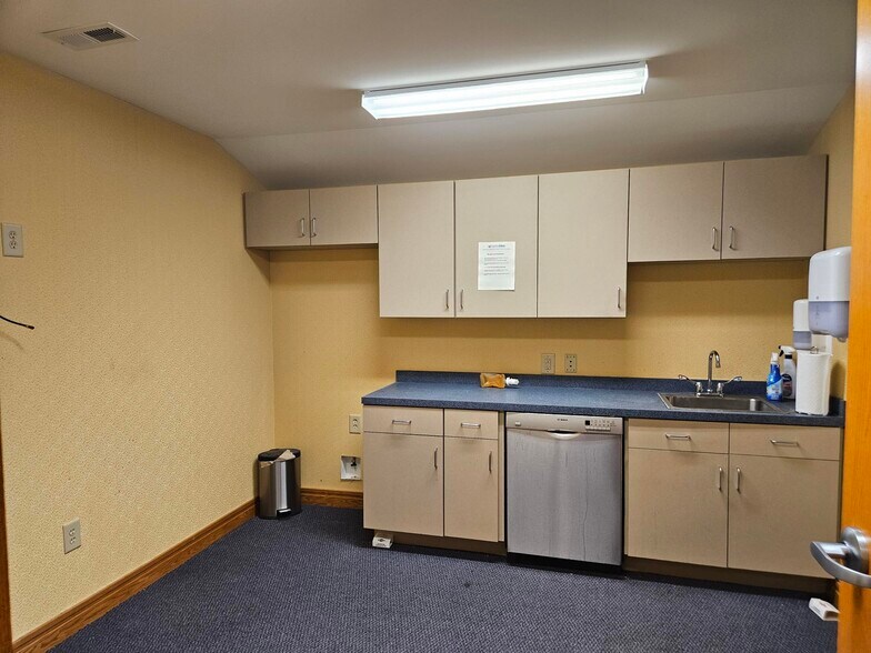 More Photos Of 2459 Emerald Pl, Greenville Medical For Sale