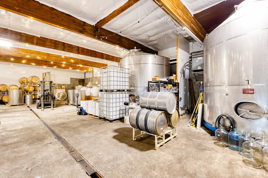 More Photos Of 155 Cherry Creek Rd, Cloverdale Winery Vineyard For Sale
