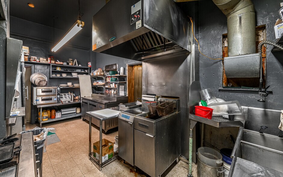 More Photos Of 1435 Freeport Rd, Cheswick General Retail For Sale