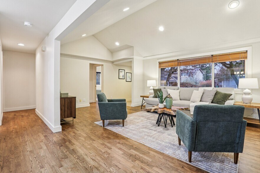 More Photos Of 5733 155th Ave NE, Redmond Apartments For Sale