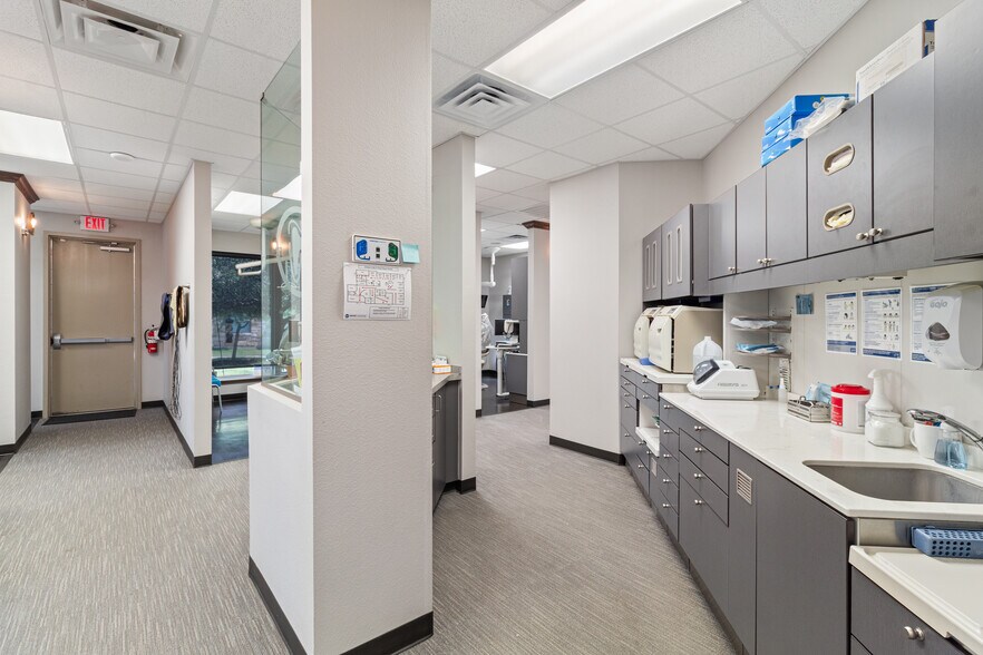 More Photos Of 4528 Mills Park Cir, College Station Office For Sale