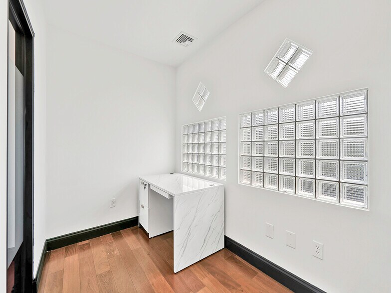 More Photos Of 2041 Park St, Atlantic Beach Loft Creative Space For Lease