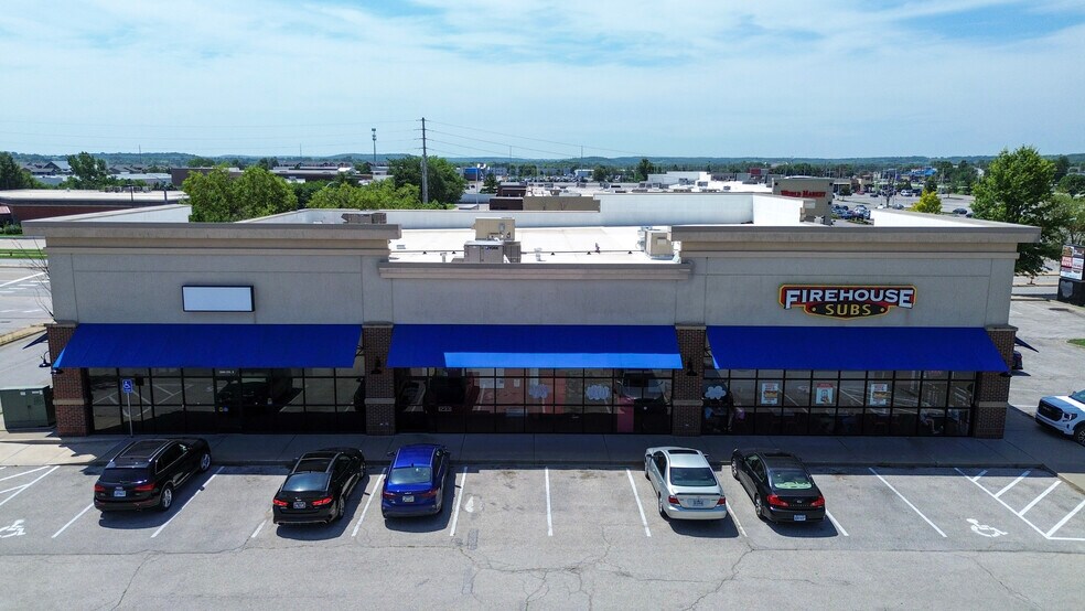 More Photos Of 1910-2040 W 31st St, Lawrence Unknown For Lease