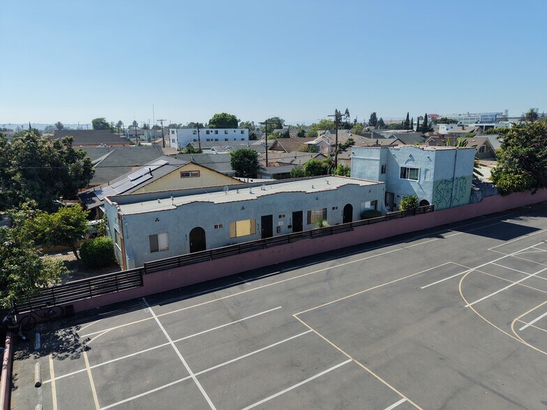 More Photos Of 517 W 42nd Plz, Los Angeles Apartments For Sale
