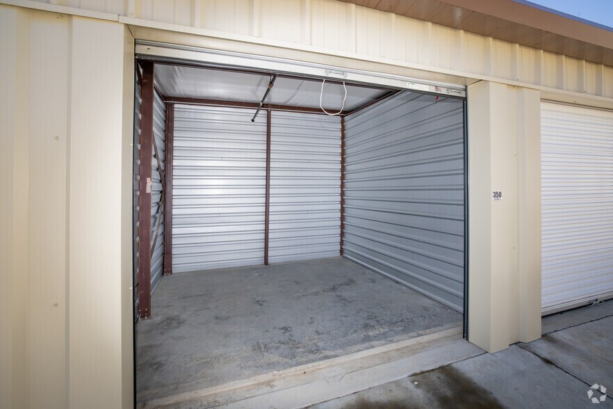 More Photos Of 4395 Business Dr, Cameron Park Self Storage For Sale