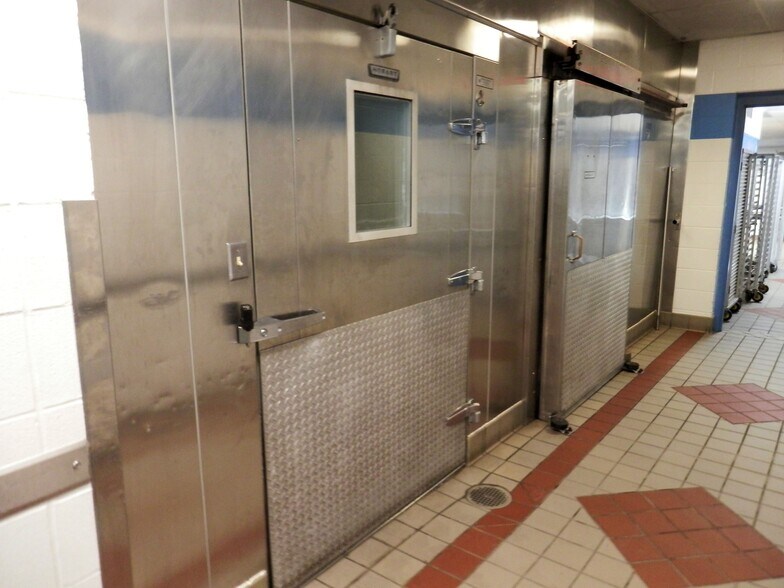 More Photos Of 5783 Heisley Rd, Mentor Hotel For Sale