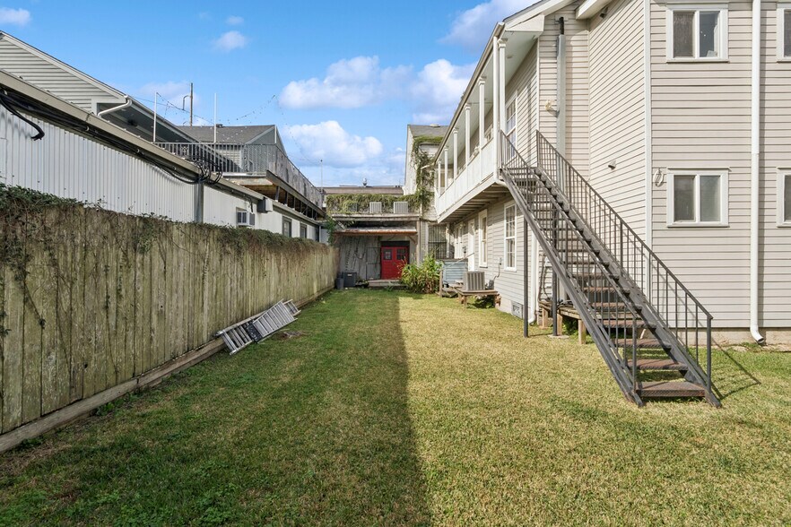More Photos Of 1572 Magazine St, New Orleans Specialty For Sale
