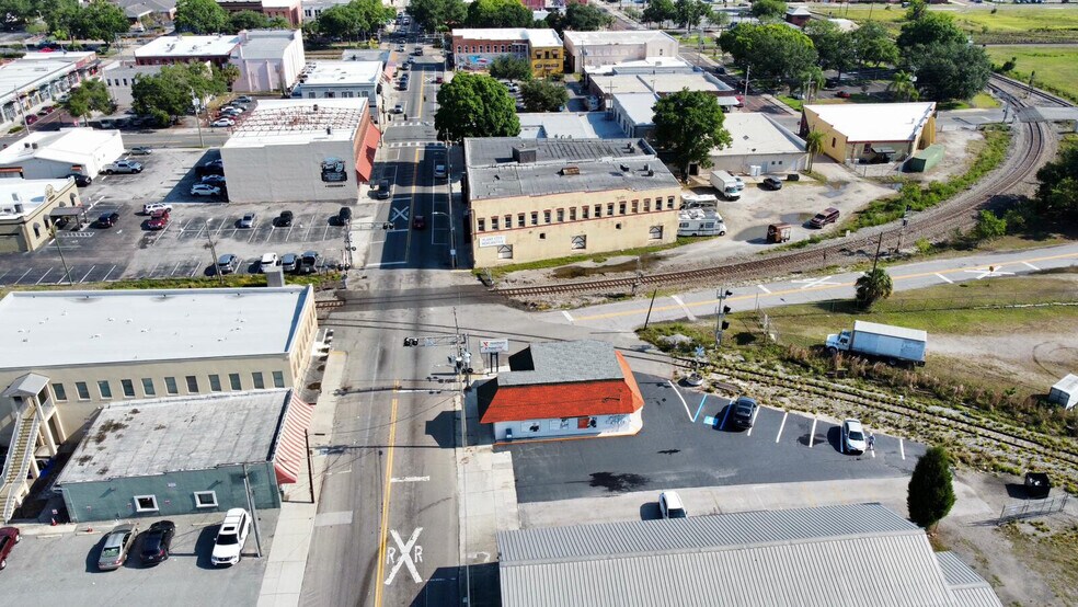 More Photos Of 302 S Collins St, Plant City General Retail For Sale