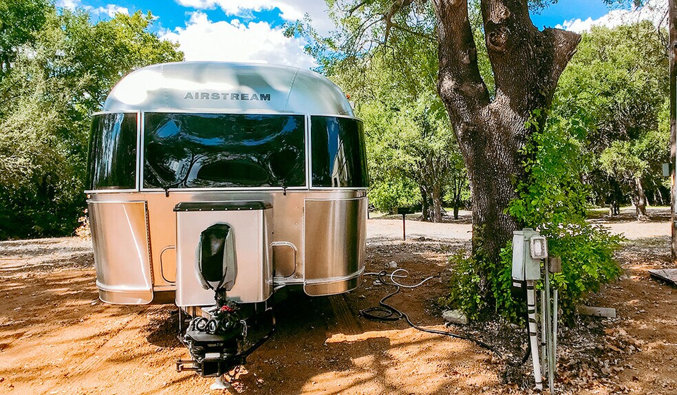 More Photos Of 14818 US-290 E, Stonewall Hotel For Sale