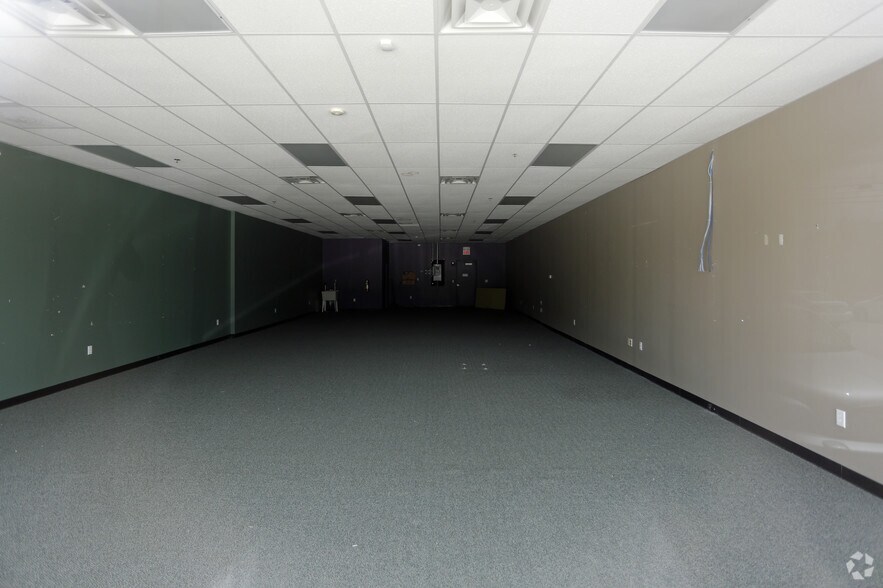 More Photos Of 449 Amherst St, Nashua Unknown For Lease