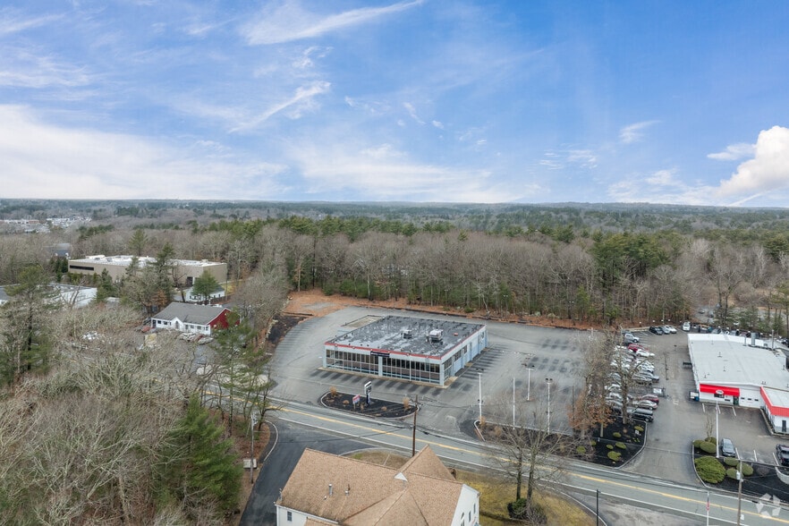 More Photos Of 32 Schoosett St, Pembroke Auto Dealership For Sale