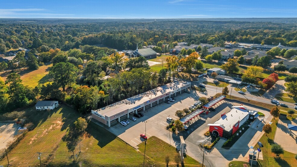 More Photos Of 5111 Troup Hwy, Tyler Storefront For Sale