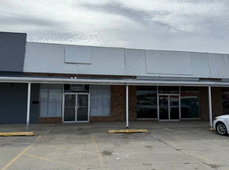 Primary Photo Of 1443-1445 W Whittaker St, Salem Storefront For Sale
