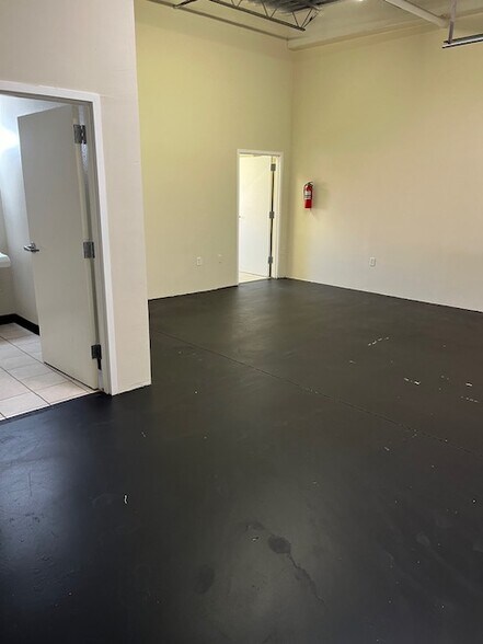 More Photos Of 11601 Pellicano Dr, El Paso Unknown For Lease