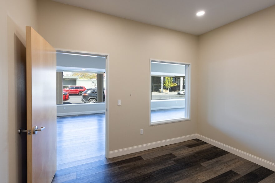 More Photos Of 412 Washington St, The Dalles Freestanding For Sale