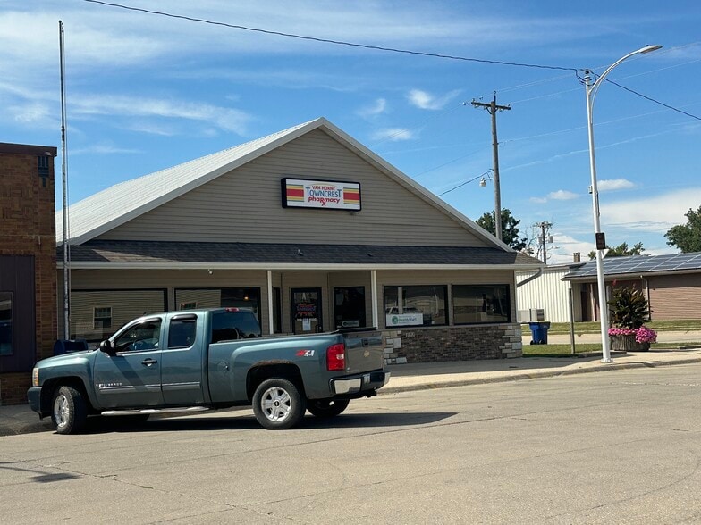 Primary Photo Of 122 Main St, Van Horne Drugstore For Sale