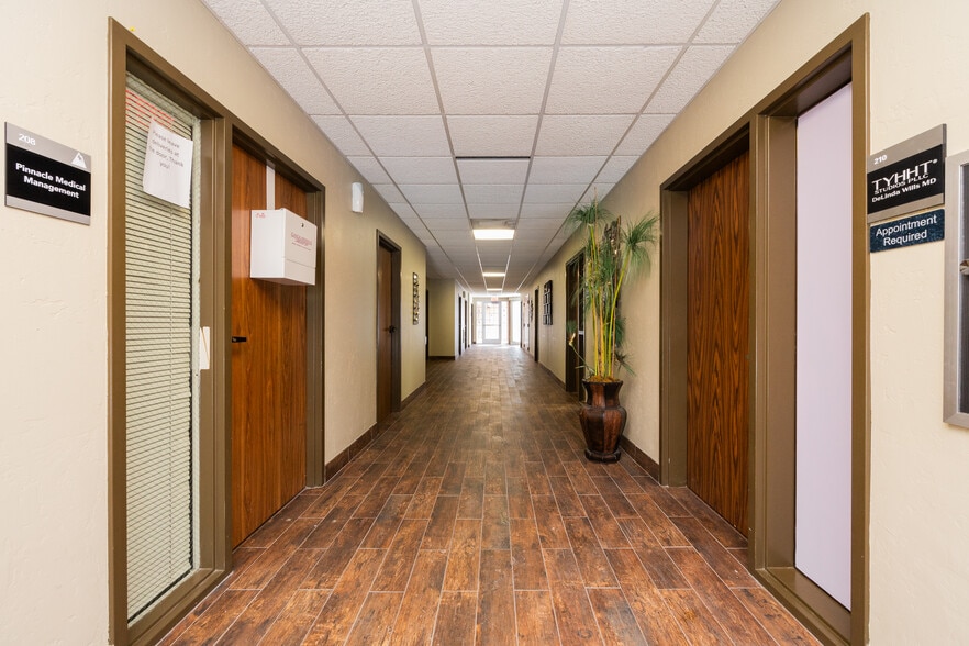 More Photos Of 1735 Keller Springs Rd, Carrollton Medical For Lease
