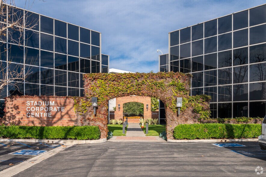 More Photos Of 2040 S Santa Cruz St, Anaheim Loft Creative Space For Lease