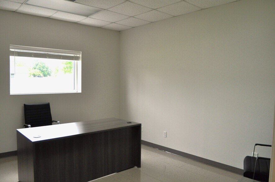More Photos Of 2333 W Emory Rd, Powell Industrial For Sale